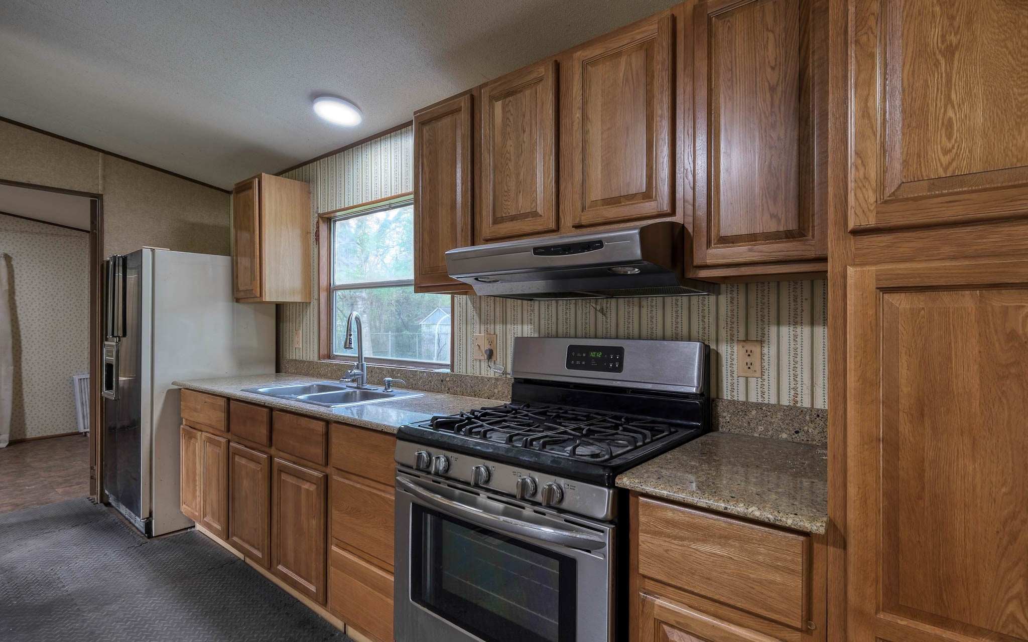 25945 Kickapoo Road Hockley, TX 77447 - Photo 12 of 35 Refrigerator stays