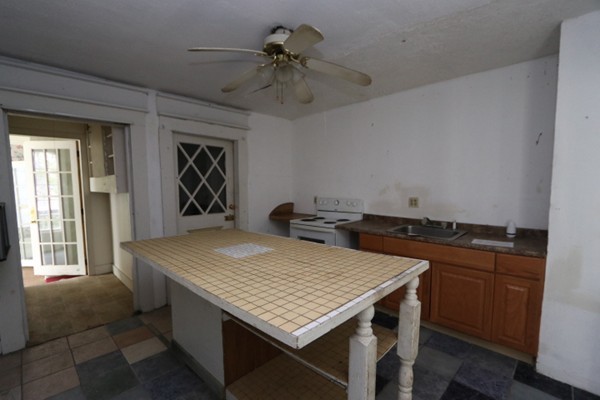 56-58 Dearborn Street Springfield, MA 01109 - Photo 24 of 31 Gallery Image 24