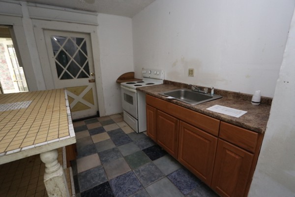56-58 Dearborn Street Springfield, MA 01109 - Photo 25 of 31 Gallery Image 25