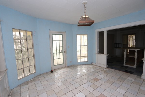 56-58 Dearborn Street Springfield, MA 01109 - Photo 4 of 31 Gallery Image 4