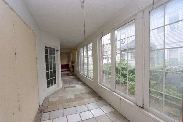 56-58 Dearborn Street Springfield, MA 01109 - Photo 9 of 31 Gallery Image 9