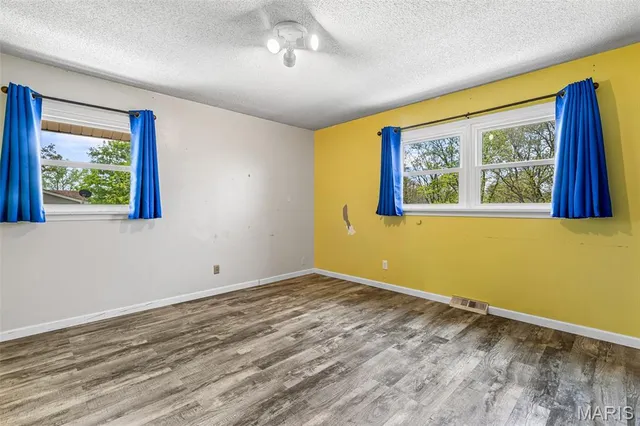 $374,000 | 10179 Creek Co Road 350, Potosi, MO 63664