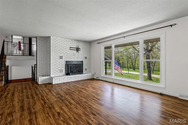 $374,000 | 10179 Creek Co Road 350, Potosi, MO 63664