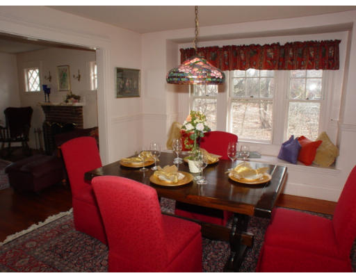 28 Reed Street Lexington, MA 02421 - Photo 4 of 9