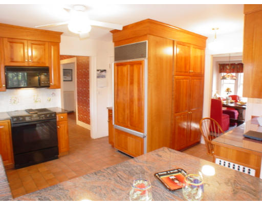28 Reed Street Lexington, MA 02421 - Photo 5 of 9