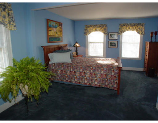 28 Reed Street Lexington, MA 02421 - Photo 8 of 9