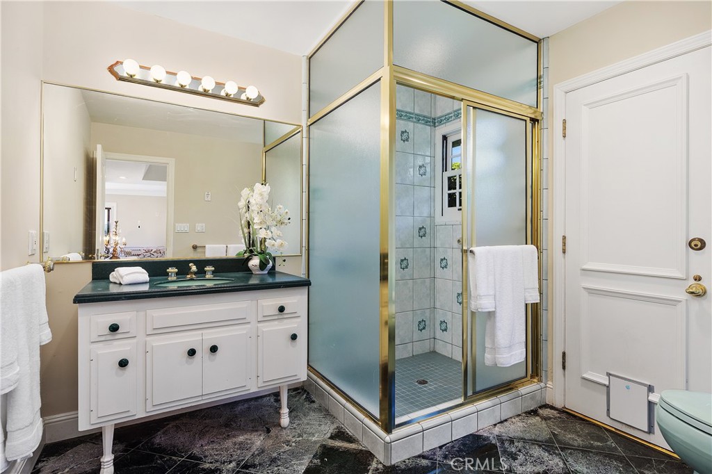 2086 Playa Road Carlsbad, CA 92009 - Photo 35 of 44 Primary Bath