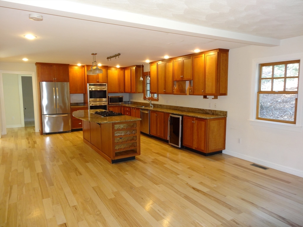 101 Longwood Road, Unit 101 Reading, MA 01867 - Photo 3 of 8