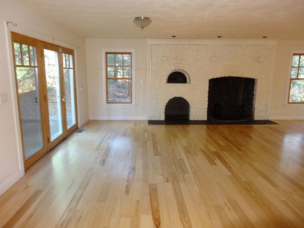 101 Longwood Road, Unit 101 Reading, MA 01867 - Photo 5 of 8