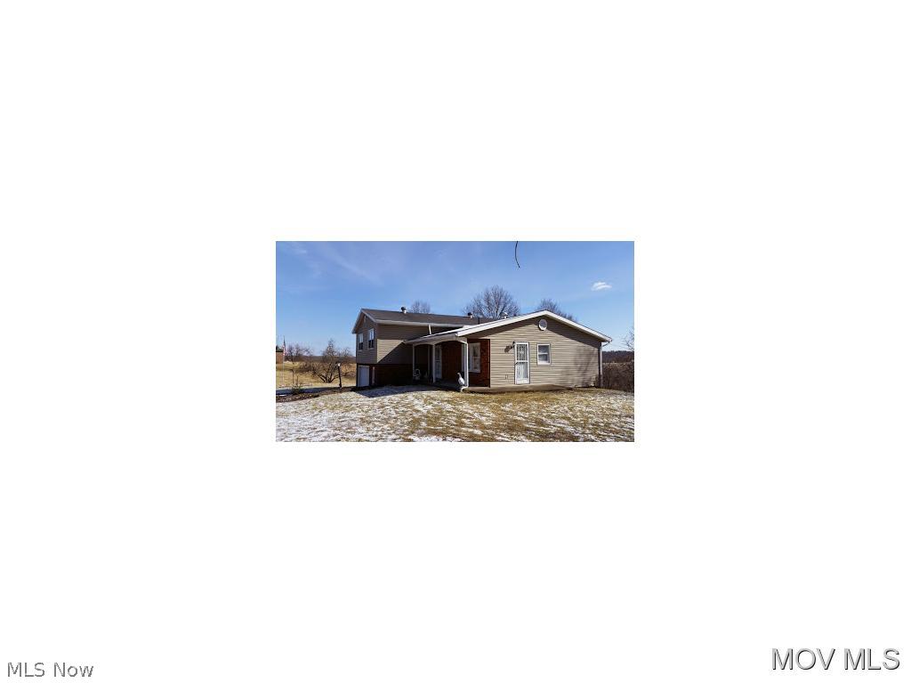 700 Cross Road Belpre, OH 45714 - Photo 2 of 7 Side view