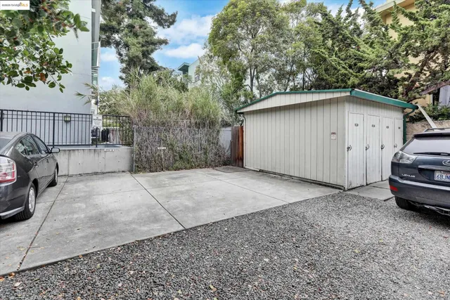 a view of a house with a back yard