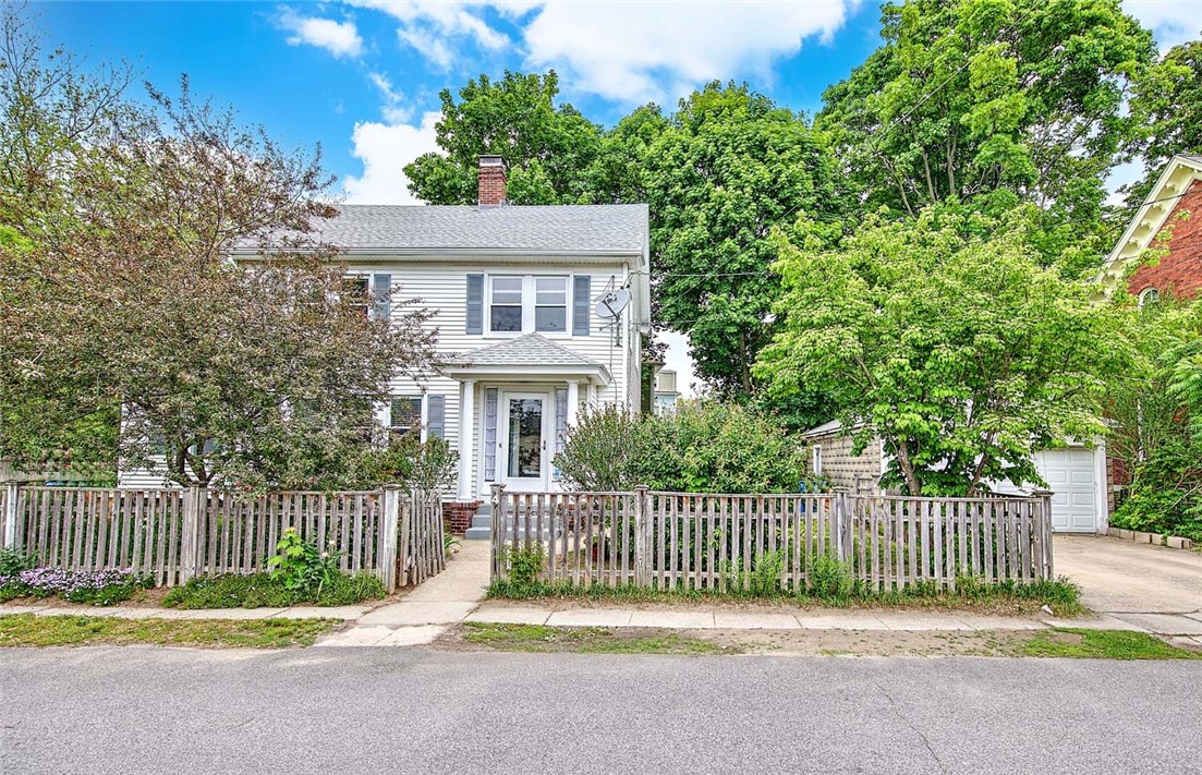4 Talbot Manor Cranston, RI 02905 - Photo 2 of 36