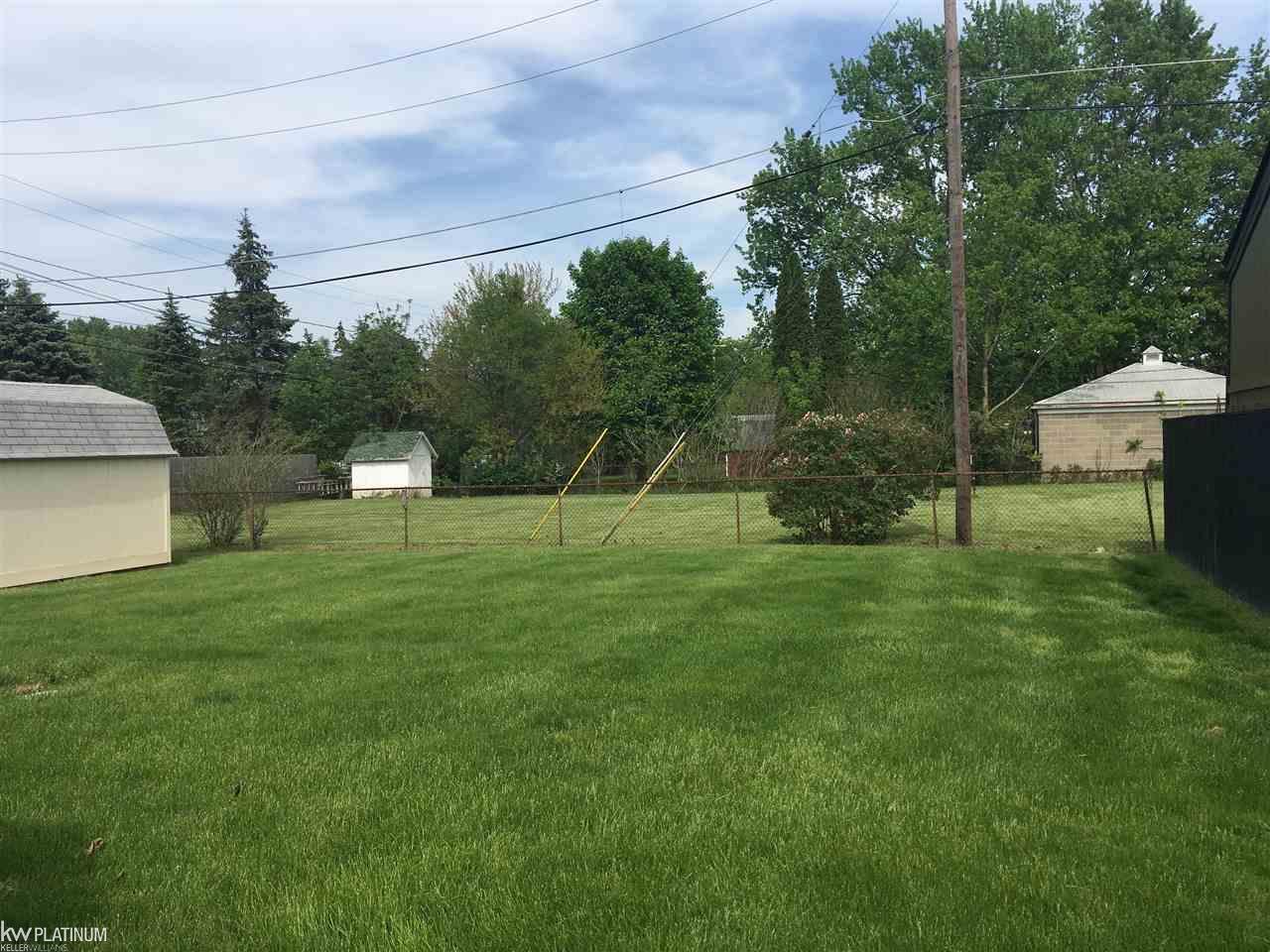 58890 Romeo Plank Road Ray, MI 48096 - Photo 22 of 22 31348522-21.JPG