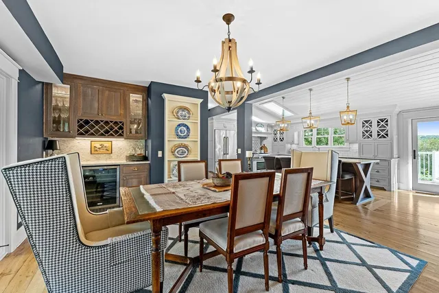 $1,375,000 | E1475 Owens La, La Valle, WI 53941