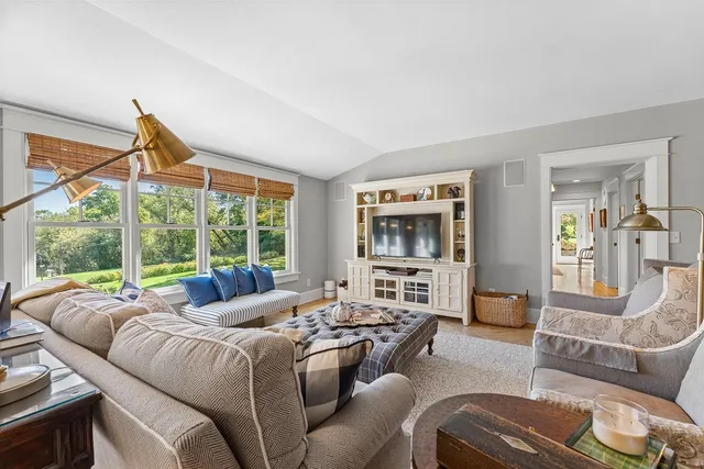 $1,375,000 | E1475 Owens La, La Valle, WI 53941