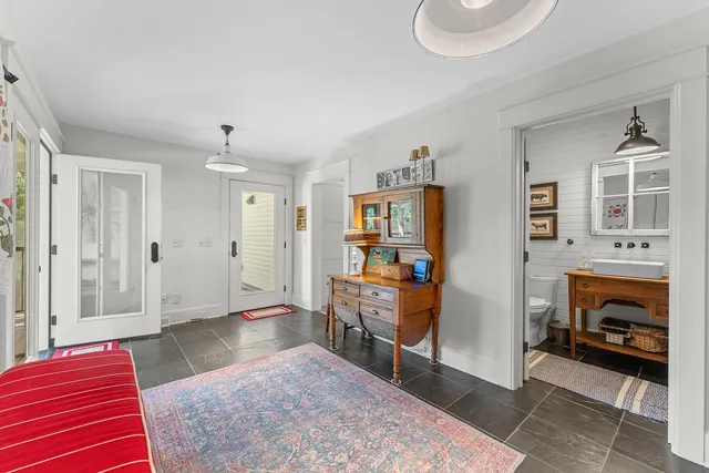 $1,375,000 | E1475 Owens La, La Valle, WI 53941