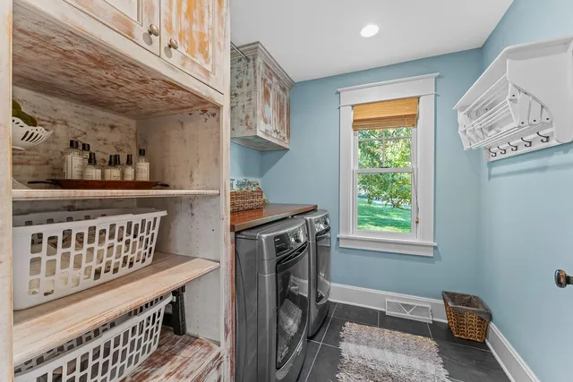 $1,375,000 | E1475 Owens La, La Valle, WI 53941