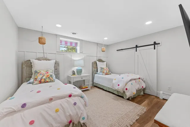 $1,375,000 | E1475 Owens La, La Valle, WI 53941