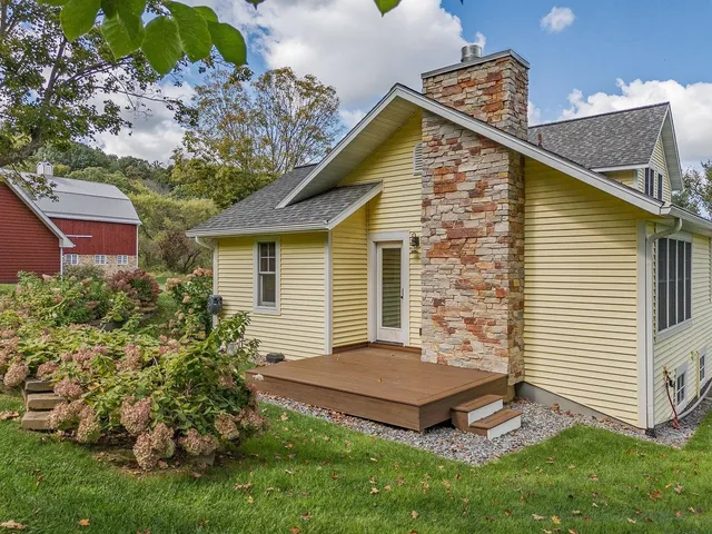 $1,375,000 | E1475 Owens La, La Valle, WI 53941