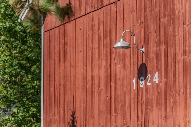 $1,375,000 | E1475 Owens La, La Valle, WI 53941