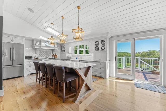 $1,375,000 | E1475 Owens La, La Valle, WI 53941