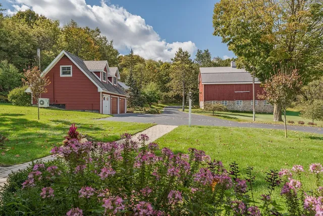 $1,375,000 | E1475 Owens La, La Valle, WI 53941