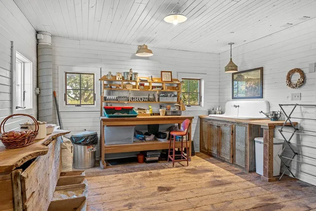 $1,375,000 | E1475 Owens La, La Valle, WI 53941