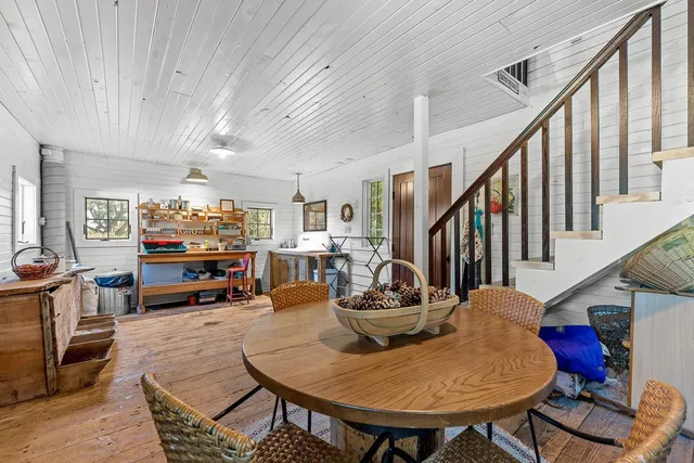 $1,375,000 | E1475 Owens La, La Valle, WI 53941