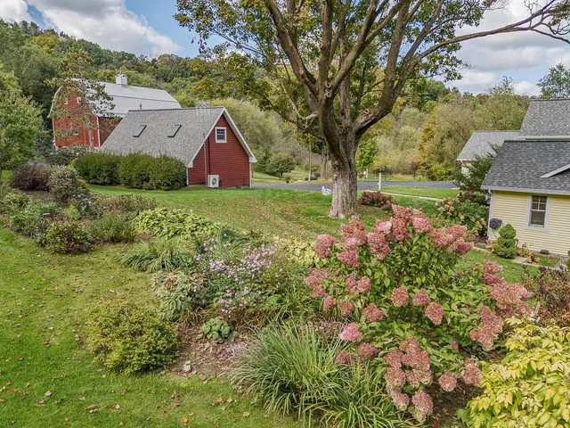 $1,375,000 | E1475 Owens La, La Valle, WI 53941