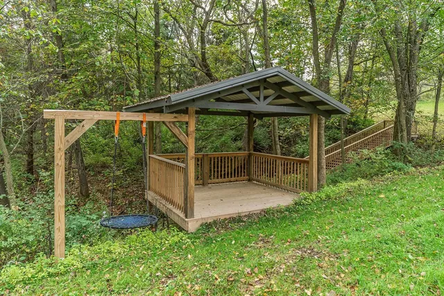 $1,375,000 | E1475 Owens La, La Valle, WI 53941