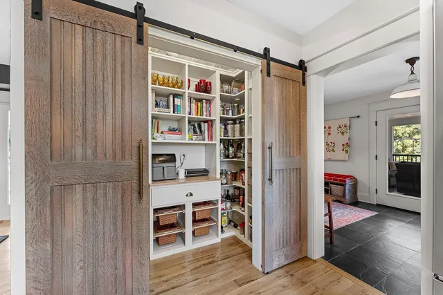 $1,375,000 | E1475 Owens La, La Valle, WI 53941