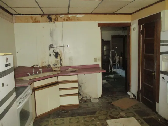 $146,200 | 608 Lavalle Street, Reedsburg, WI 53959