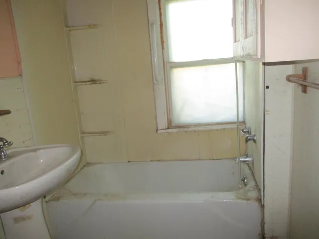 $146,200 | 608 Lavalle Street, Reedsburg, WI 53959