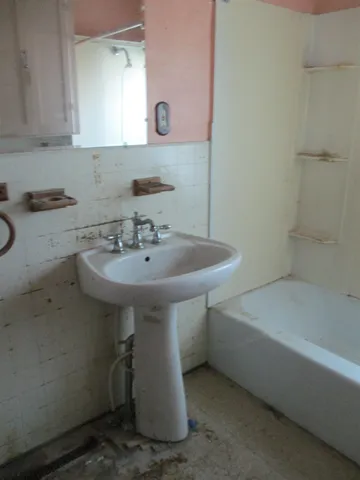 $146,200 | 608 Lavalle Street, Reedsburg, WI 53959