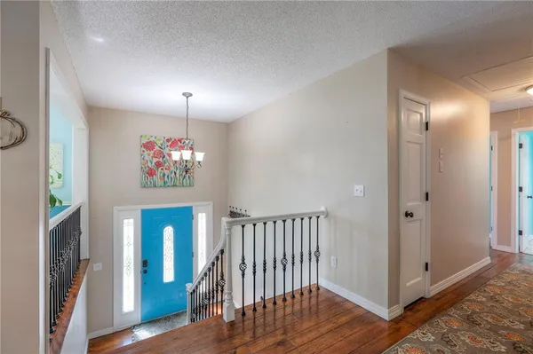 $575,000 | 6620 Northwest 136th Street, Kansas City, MO 64164