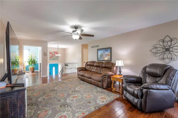 $575,000 | 6620 Northwest 136th Street, Kansas City, MO 64164