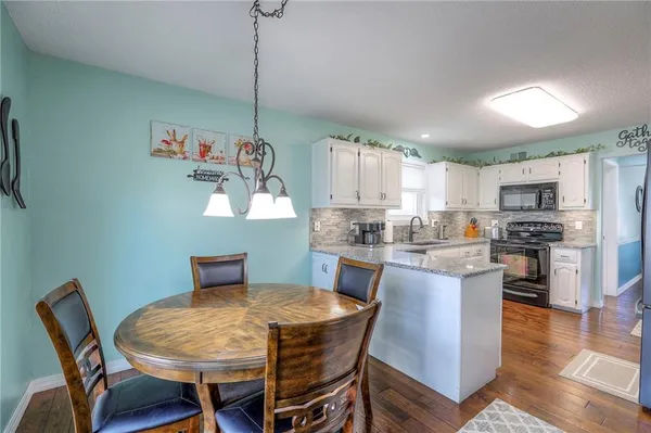 $575,000 | 6620 Northwest 136th Street, Kansas City, MO 64164