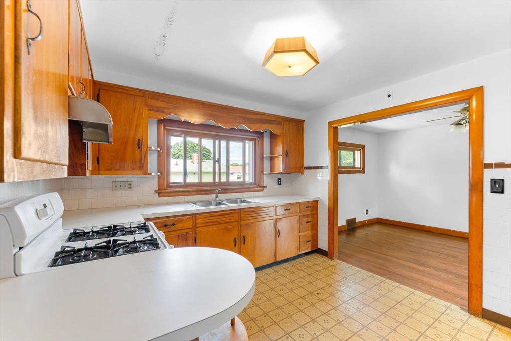 708 Cambridge Street Fall River, MA 02721 - Photo 15 of 26 Gallery Image 15