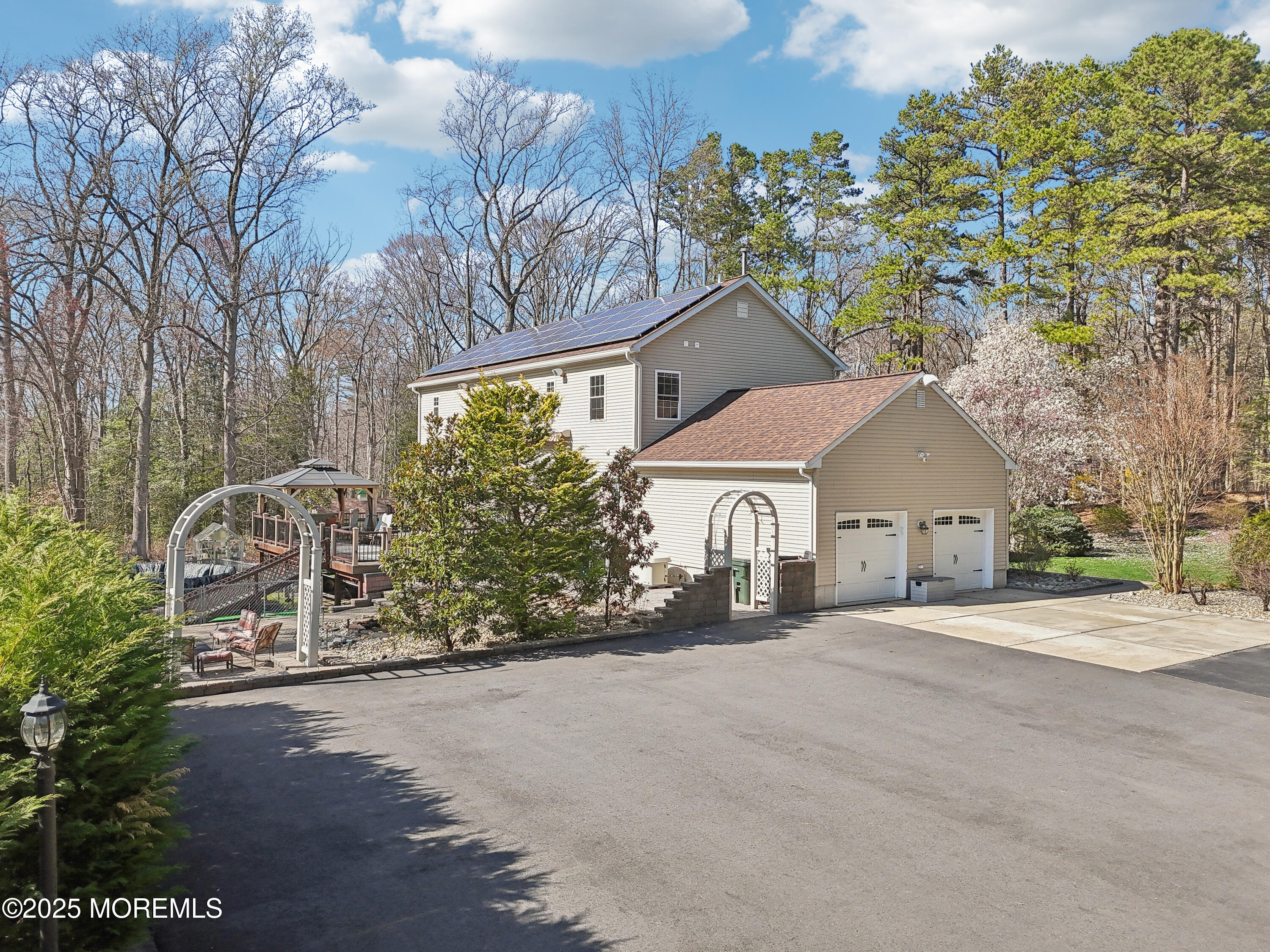 6 Meirs Road Cream Ridge, NJ 08514 - Photo 16 of 62 front view of a house with a yard