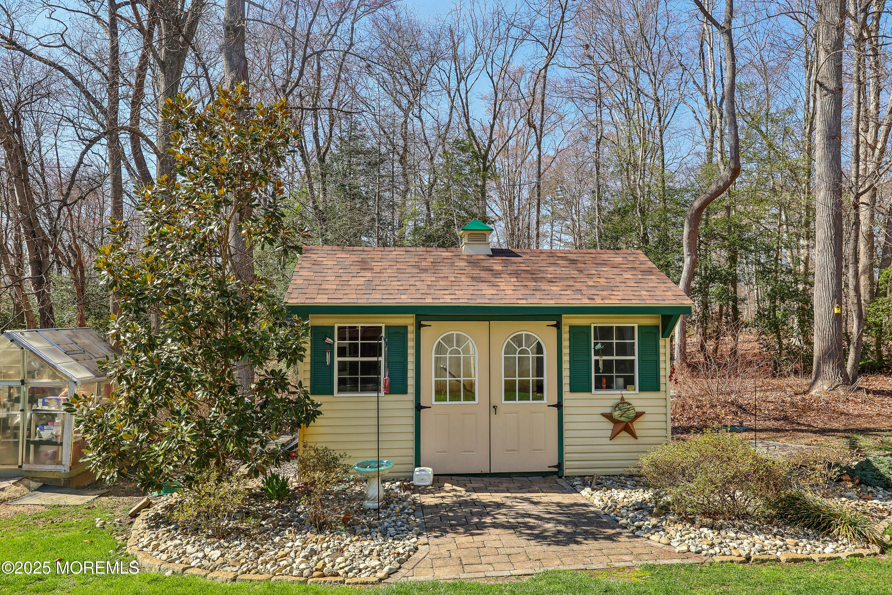 6 Meirs Road Cream Ridge, NJ 08514 - Photo 25 of 62 a house that has a tree in it