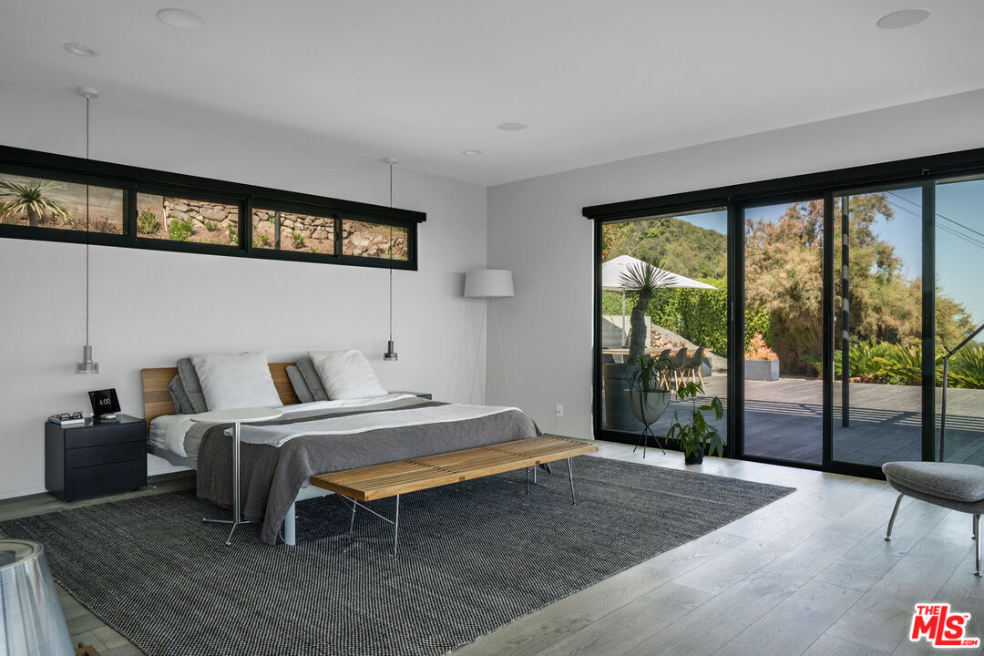 24311 Piuma Road Malibu, CA 90265 - Photo 11 of 28