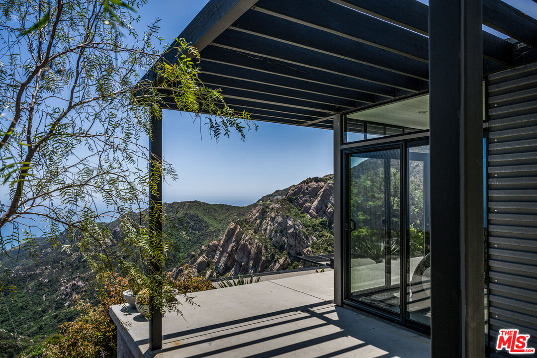 24311 Piuma Road Malibu, CA 90265 - Photo 17 of 28