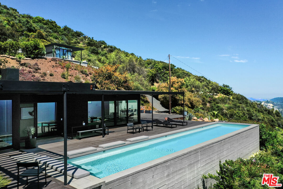 24311 Piuma Road Malibu, CA 90265 - Photo 18 of 28