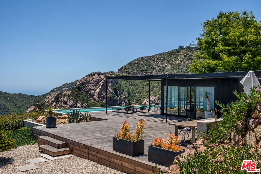 24311 Piuma Road Malibu, CA 90265 - Photo 21 of 28
