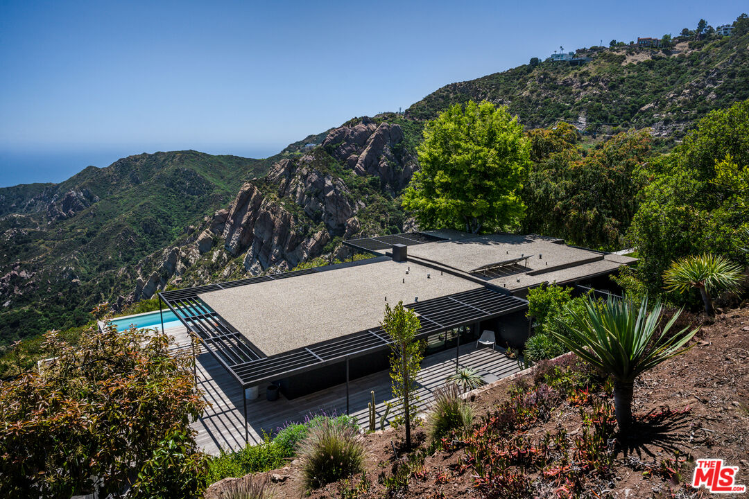 24311 Piuma Road Malibu, CA 90265 - Photo 22 of 28