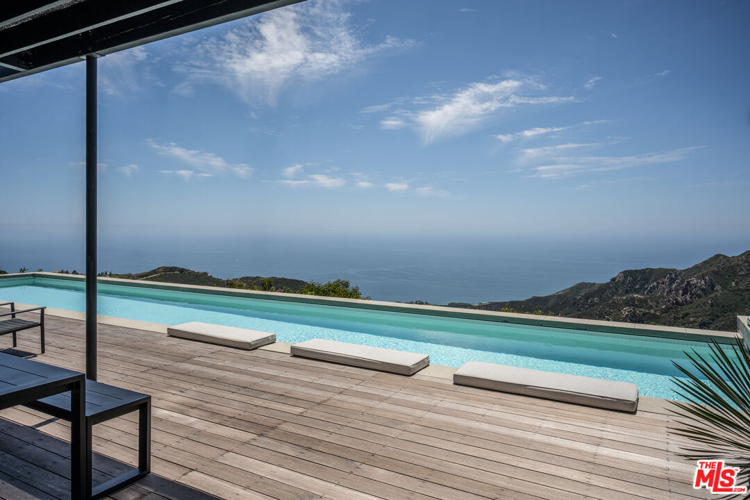 24311 Piuma Road Malibu, CA 90265 - Photo 23 of 28