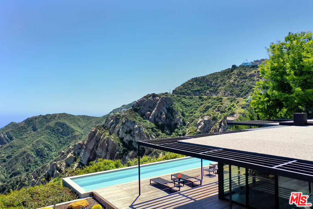 24311 Piuma Road Malibu, CA 90265 - Photo 26 of 28