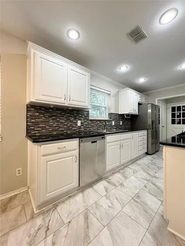 $2,295 | 3920 Sanguinet Street, Fort Worth, TX 76107