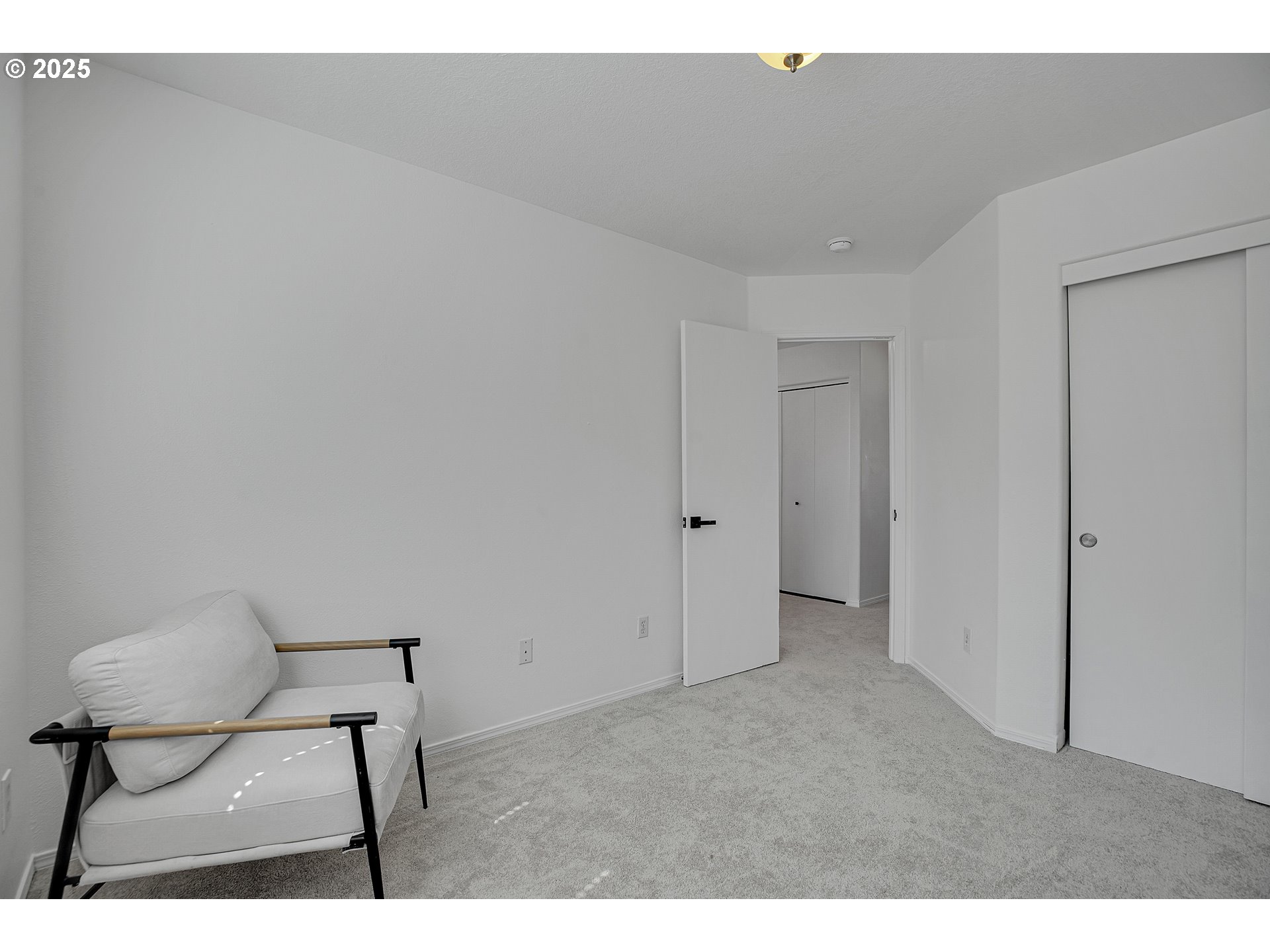 1396 Southwest 22nd Terrace Gresham, OR 97080 - Photo 21 of 25 Bathroom