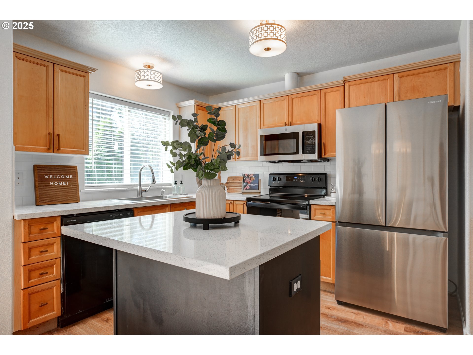 1396 Southwest 22nd Terrace Gresham, OR 97080 - Photo 3 of 25